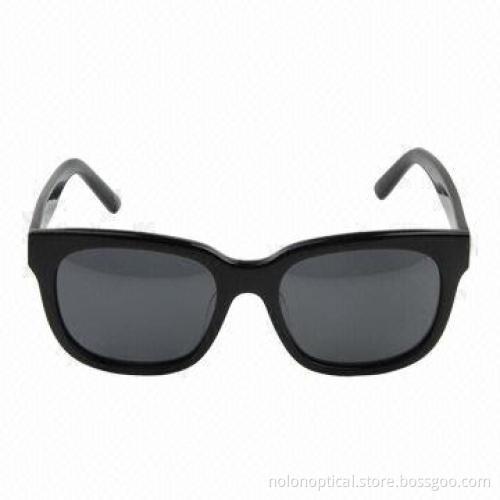Aviator sunglasses in pearl black